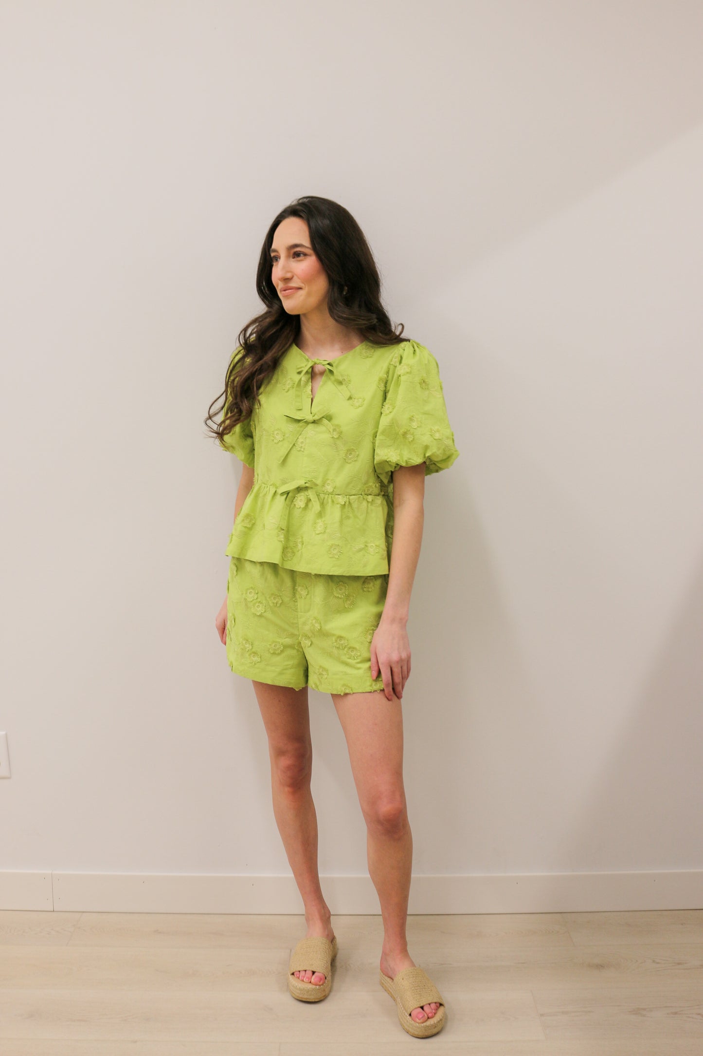 Embroidered Floral Appliqué Front Tie Closure Bubble Short Sleeve Blouse - Apple Green