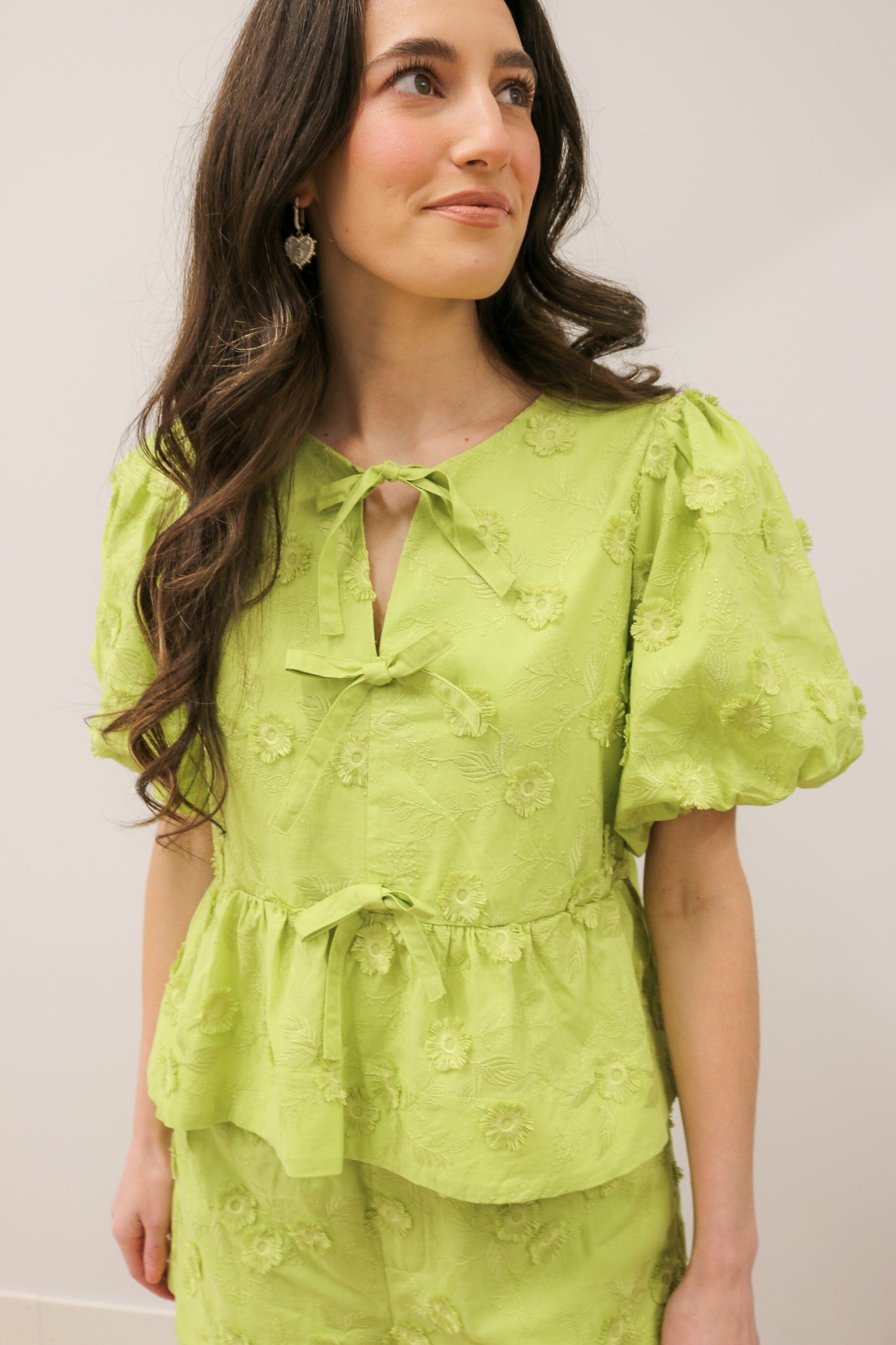 Embroidered Floral Appliqué Front Tie Closure Bubble Short Sleeve Blouse - Apple Green
