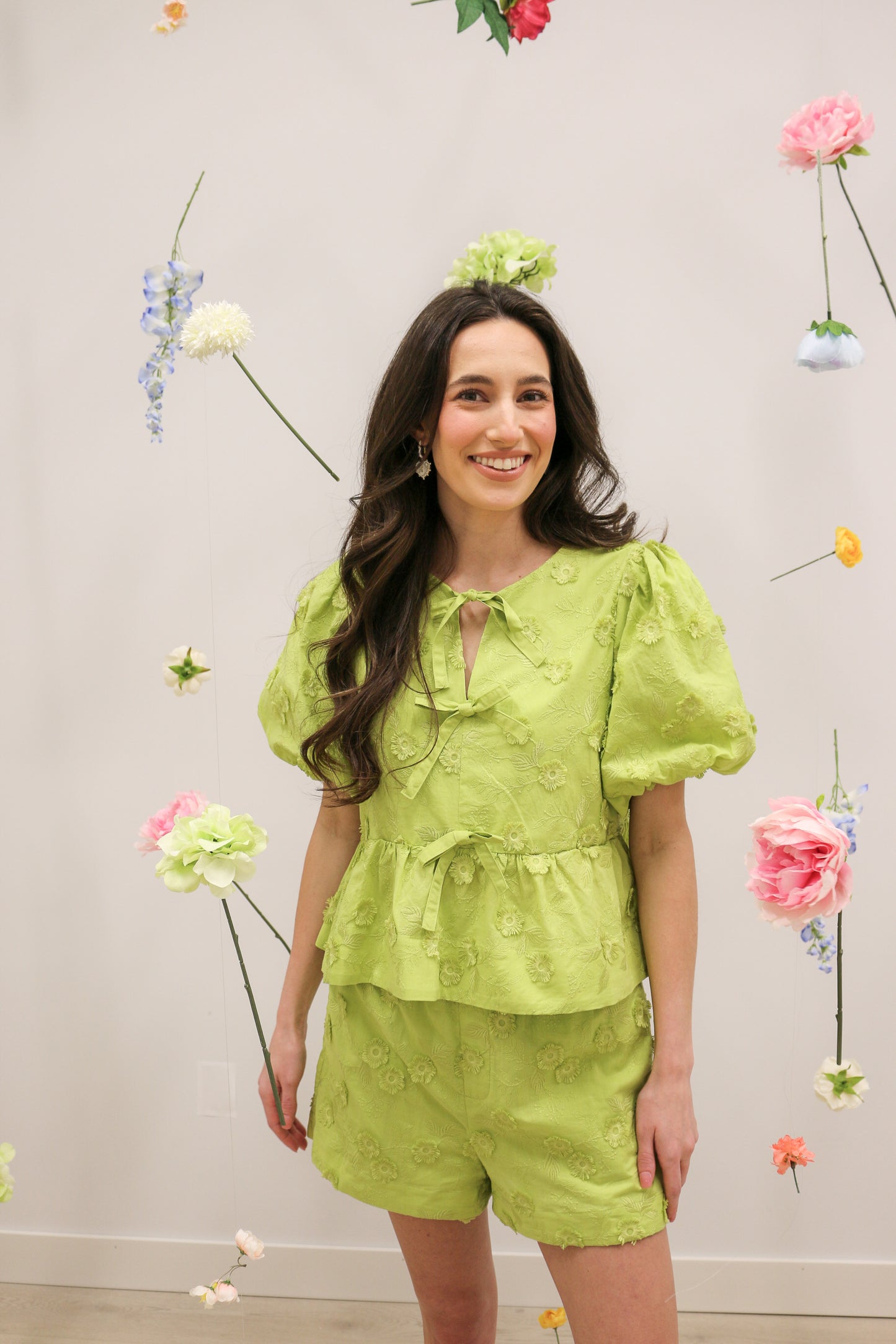 Embroidered Floral Appliqué High Waisted Elastic Waist Shorts - Apple Green