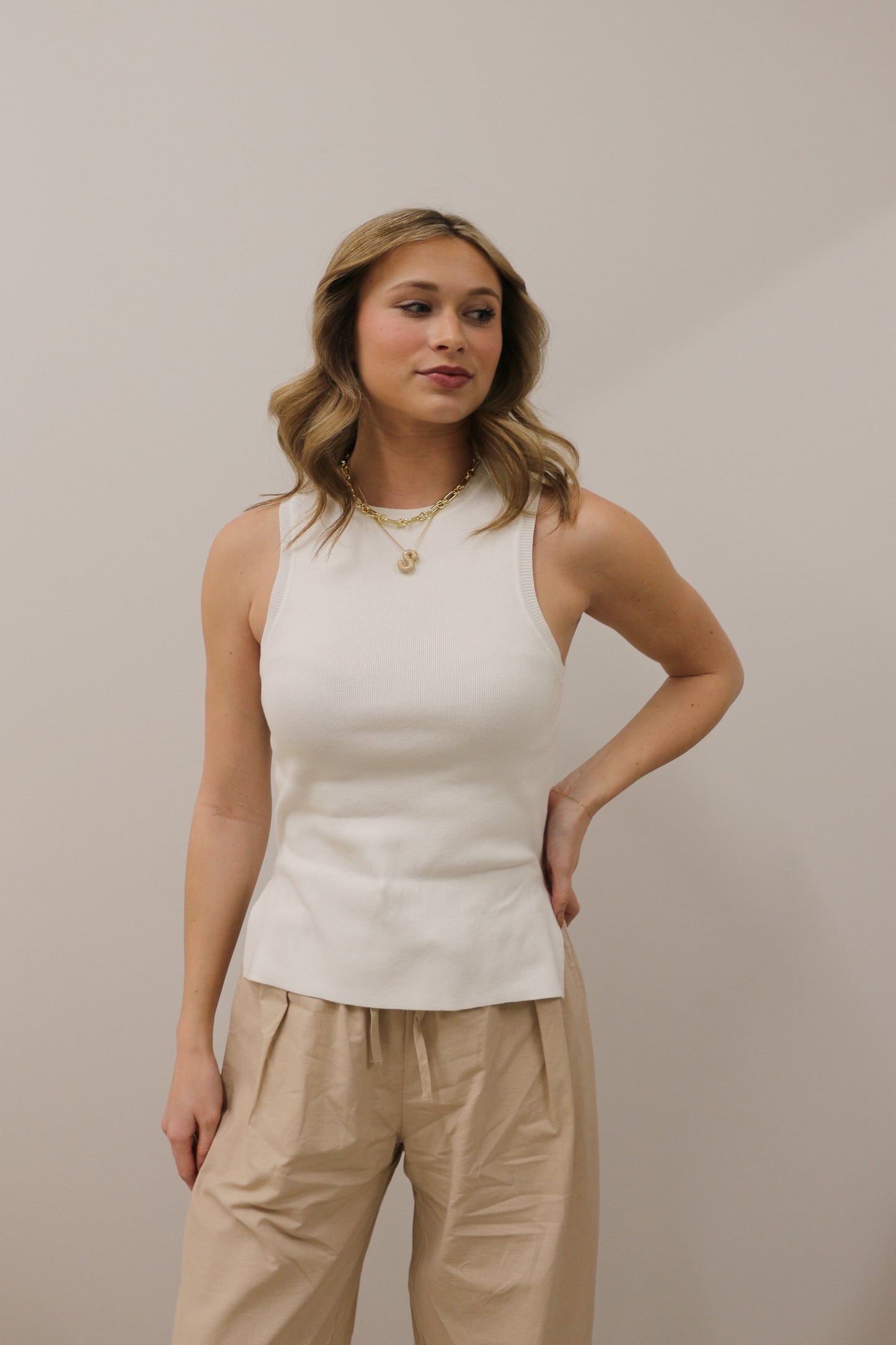 Lightweight Knit Fitted Tank Top - Off White