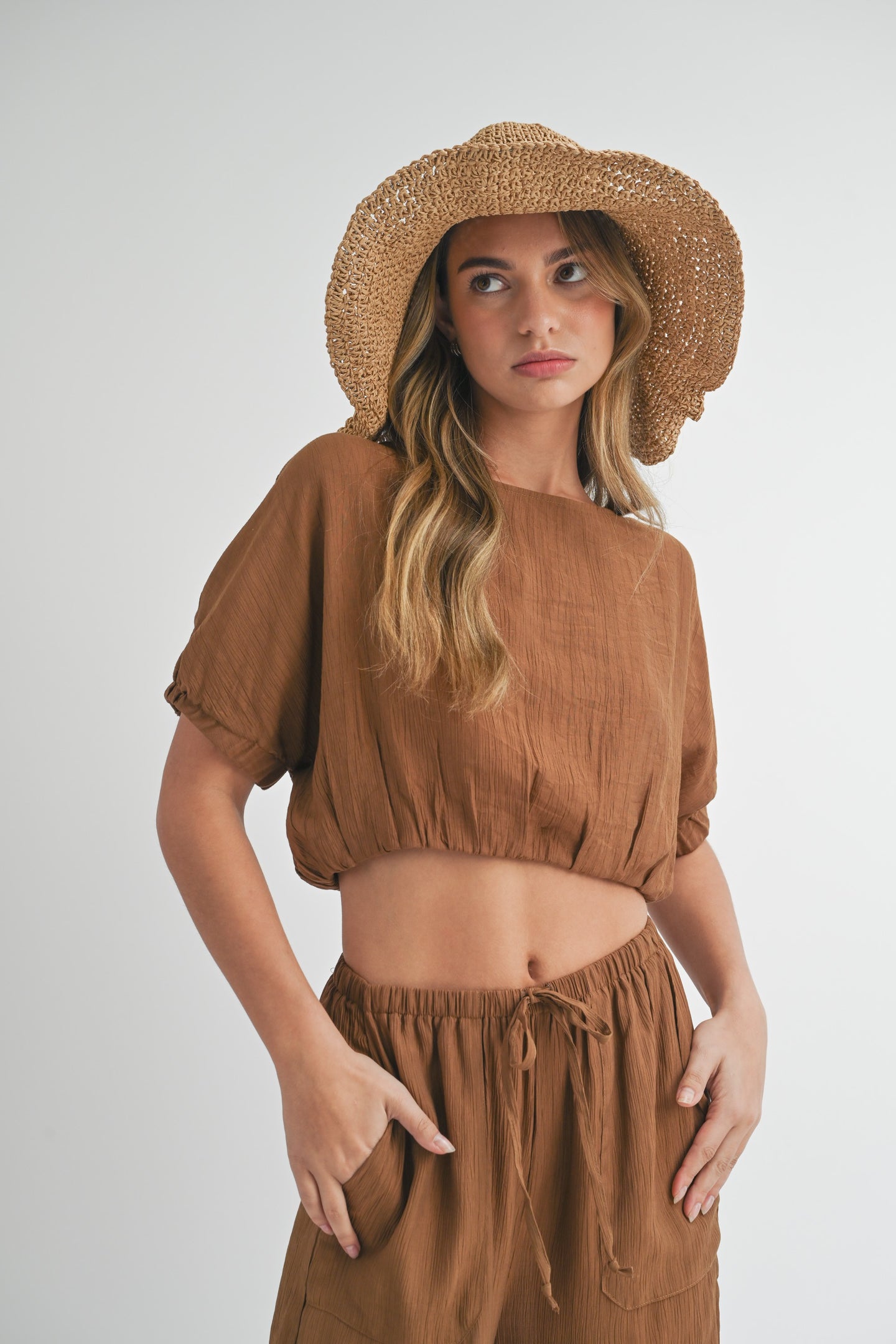 Canyon Textured Fabric Short Sleeve Cropped Shirt - Brown