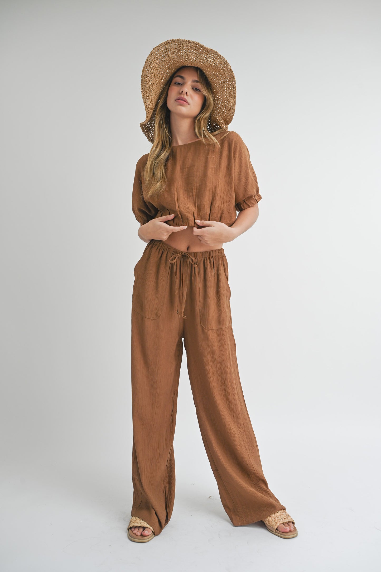 Canyon Textured Fabric Short Sleeve Cropped Shirt - Brown