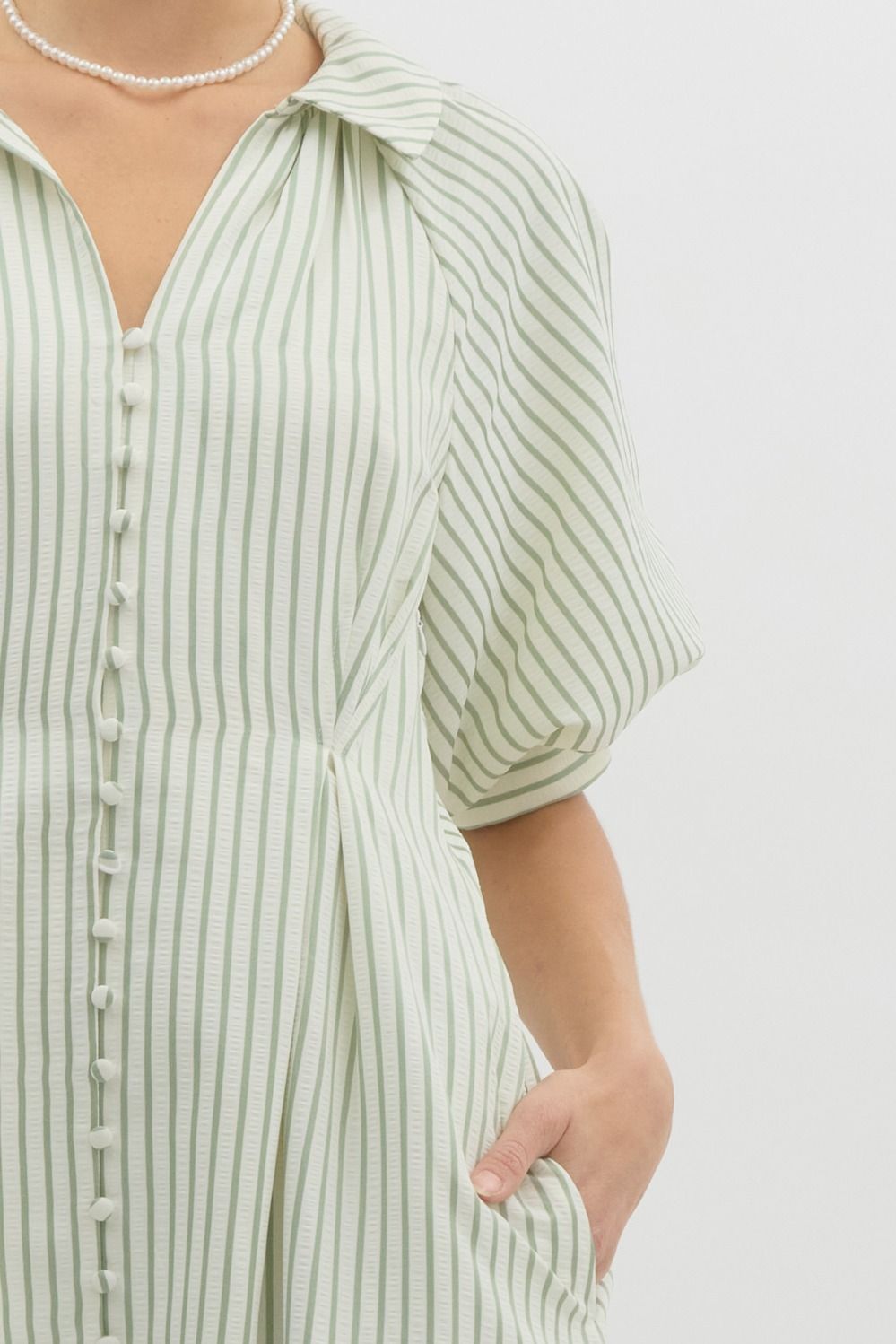 Vertical Stripe Short Sleeve Pleat Waisted Collared Midi Dress - Pale Green