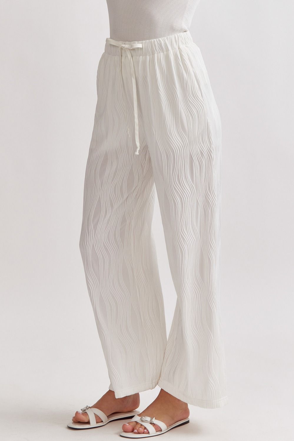 Wave Textured Drawstring Pants - White