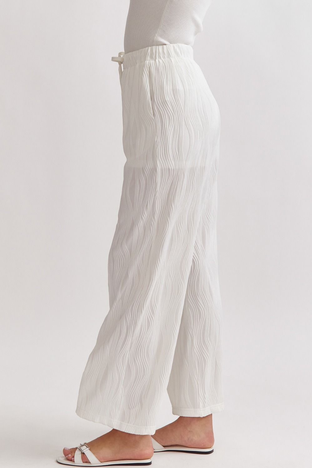 Wave Textured Drawstring Pants - White
