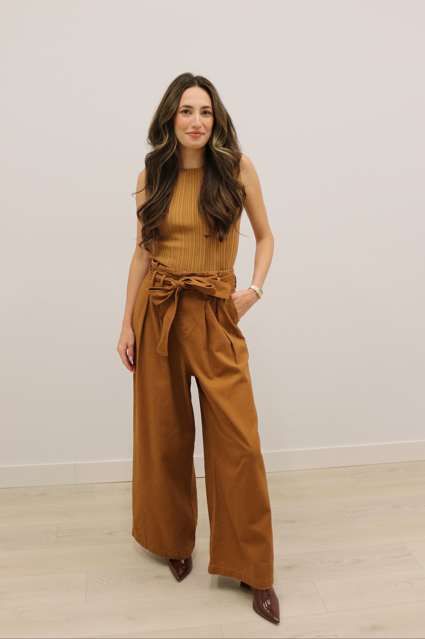 Bailey Sleeveless Ribbed Knit Top - Camel Brown