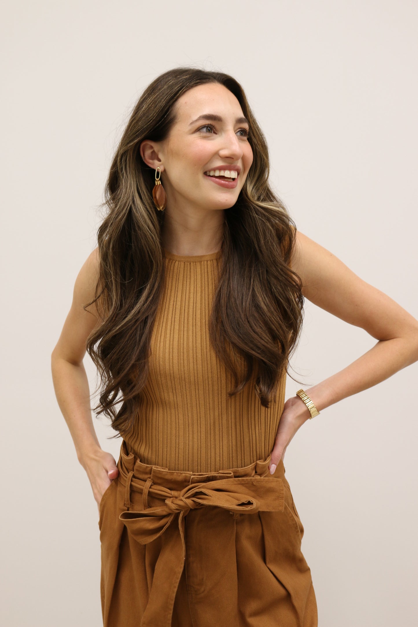 Bailey Sleeveless Ribbed Knit Top - Camel Brown