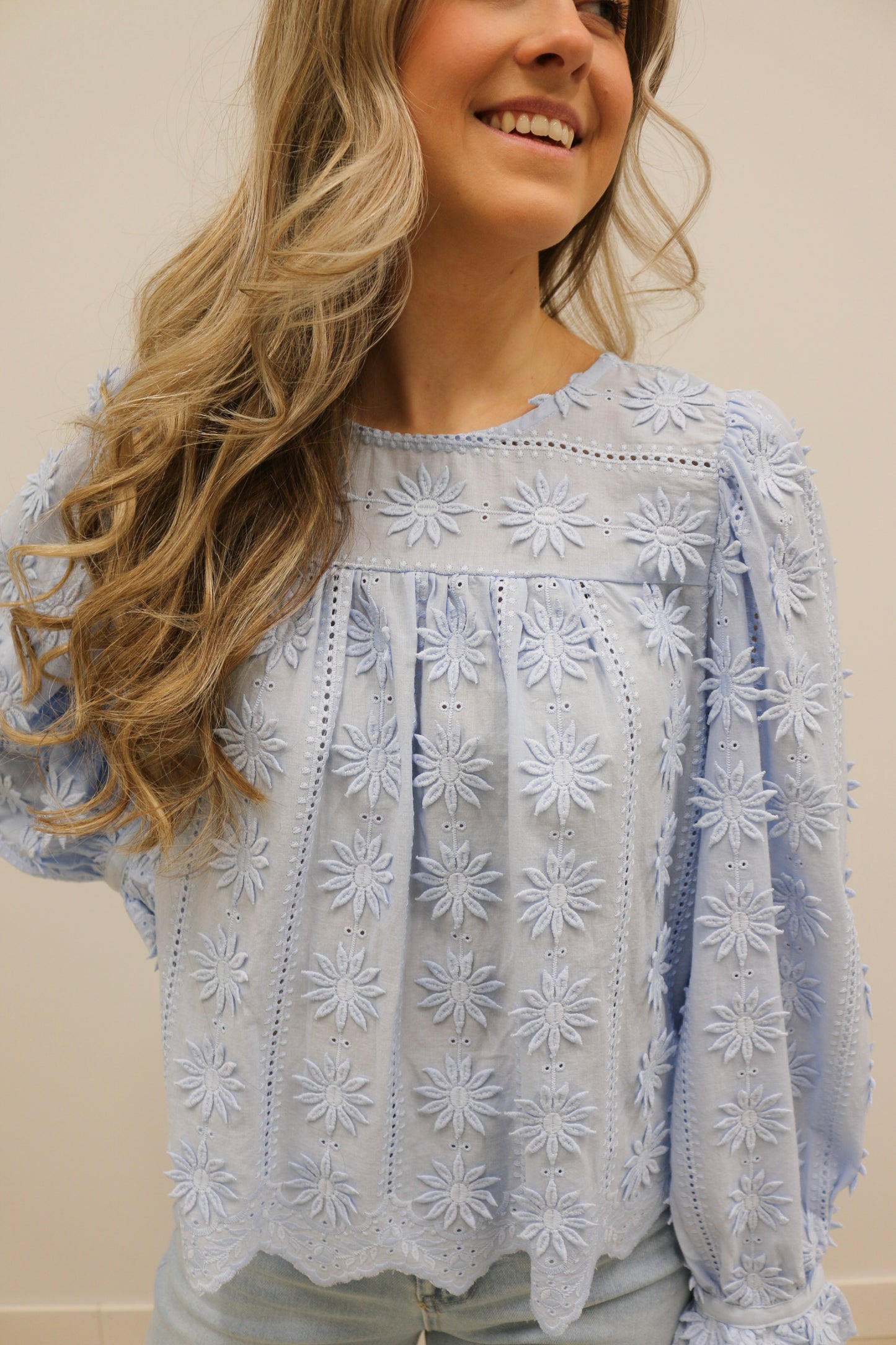 Maise 3D Floral Long Sleeve Woven Scallop Hem Blouse - Light Blue