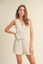 Load image into Gallery viewer, Louis Sleeveless Cropped Linen Tuxedo Vest - Oatmeal
