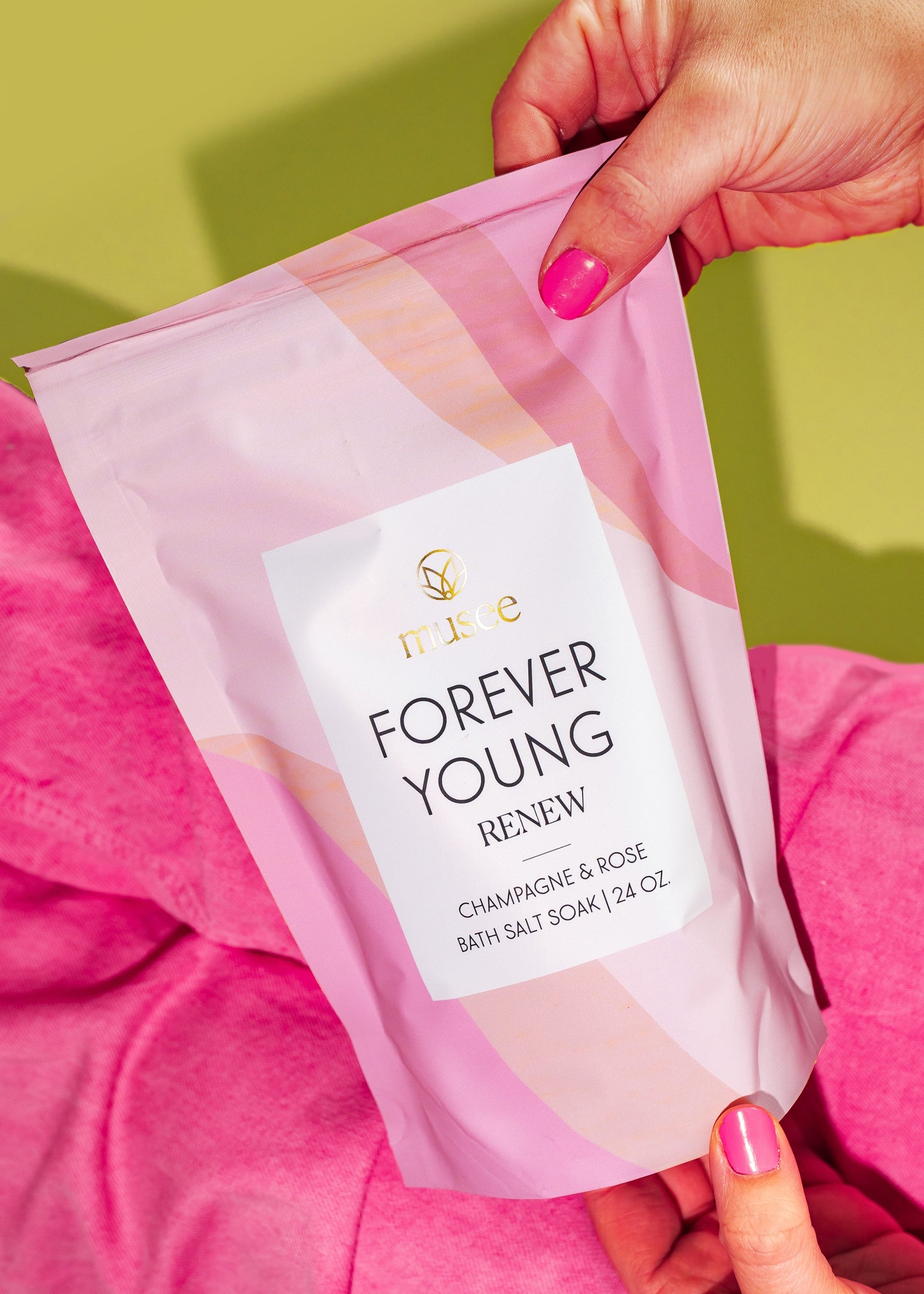 Forever Young Renew Champagne and Rose Luxe Bath Soak