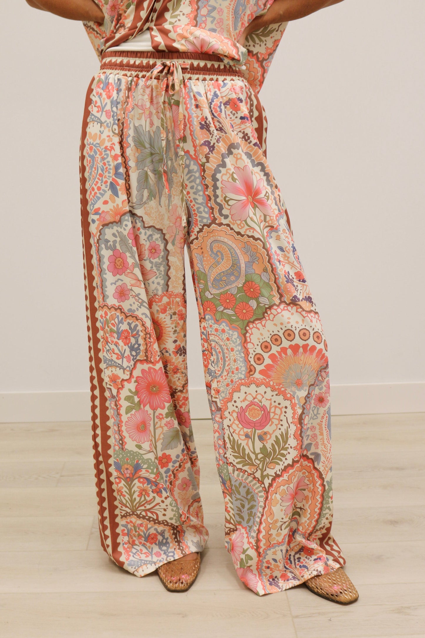 Grotta Printed High Waisted Wide Leg Pants - Pink Multi