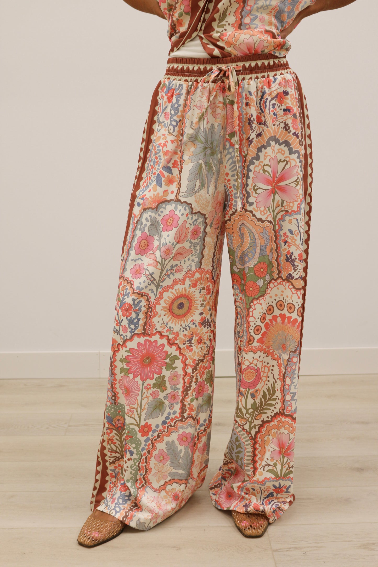 Grotta Printed High Waisted Wide Leg Pants - Pink Multi
