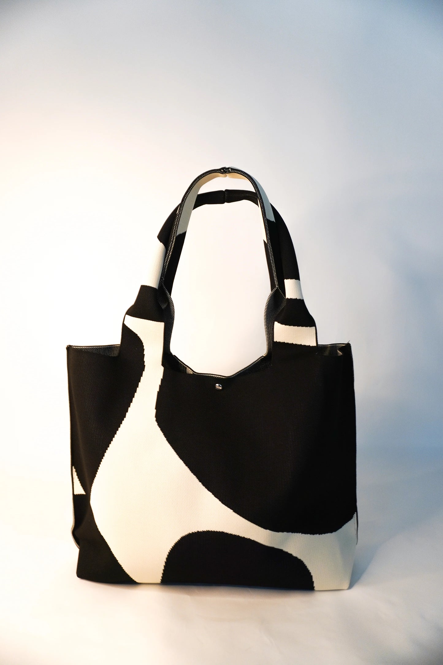 MOOdy Printed Signature Tote Machine Washable - Black