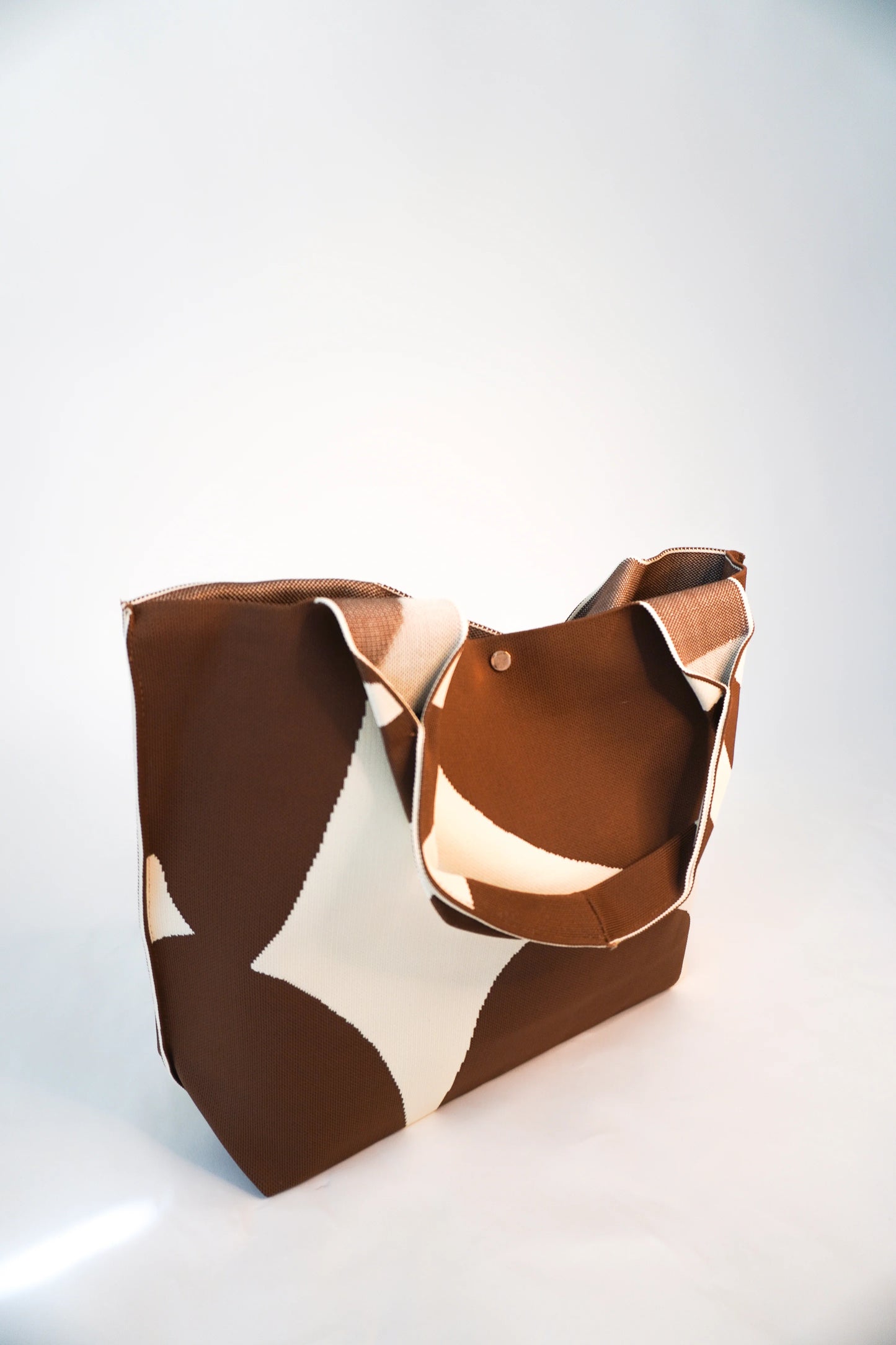 MOOdy Printed Signature Tote Machine Washable - Brown Multi
