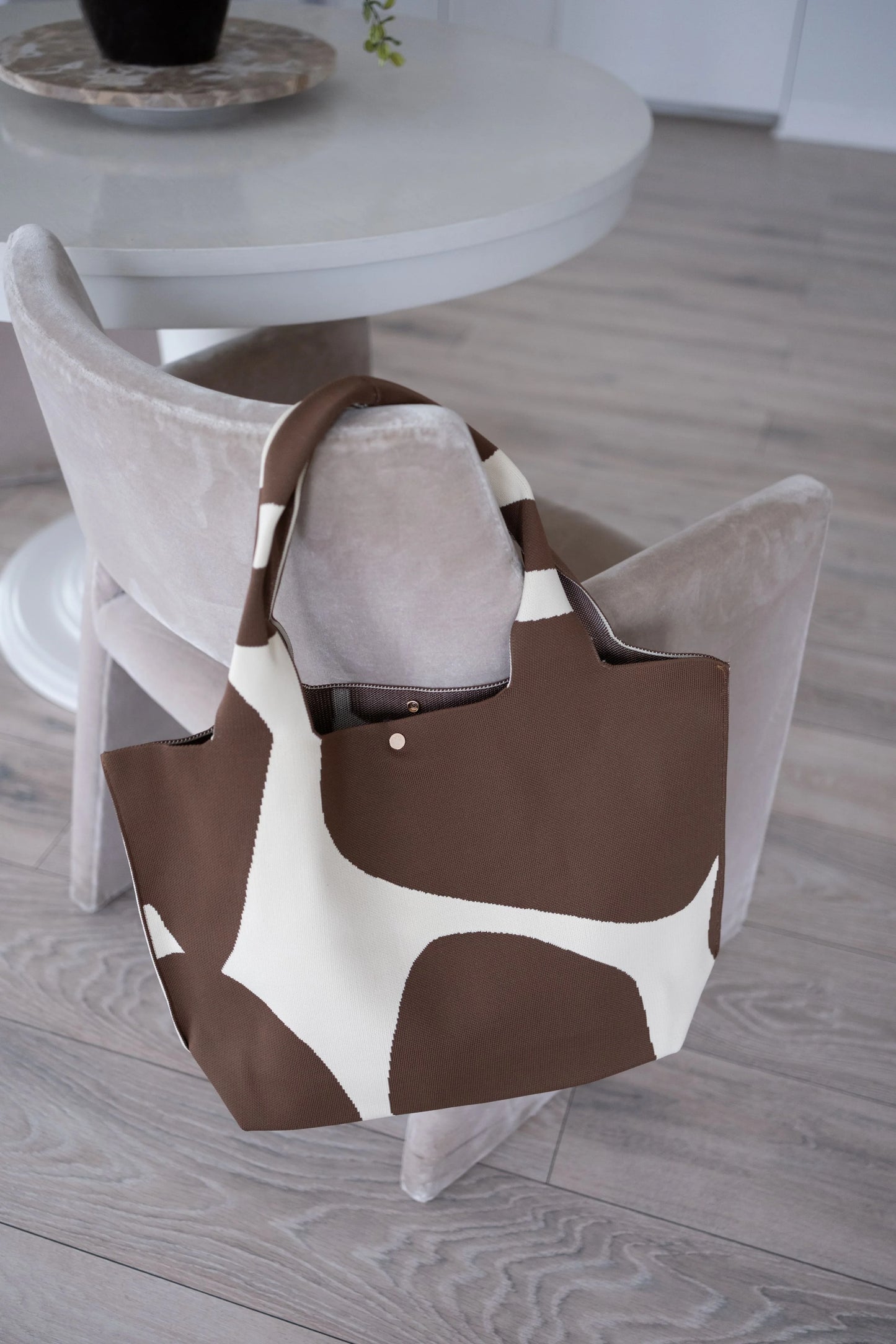 MOOdy Printed Signature Tote Machine Washable - Brown Multi