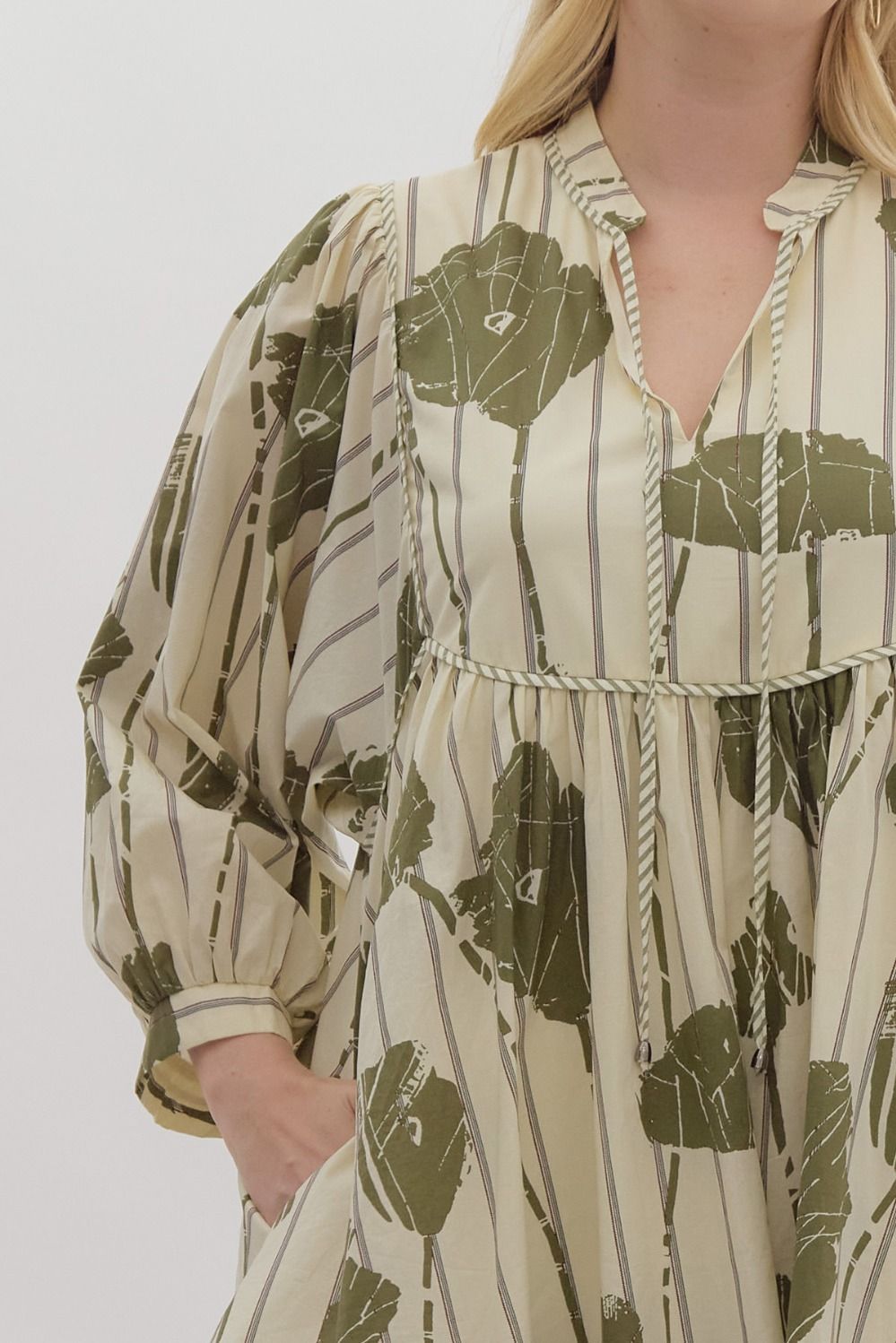 Abbigail Curve Floral Printed V-Neck 3/4 Sleeve Mini Dress - Green Multi