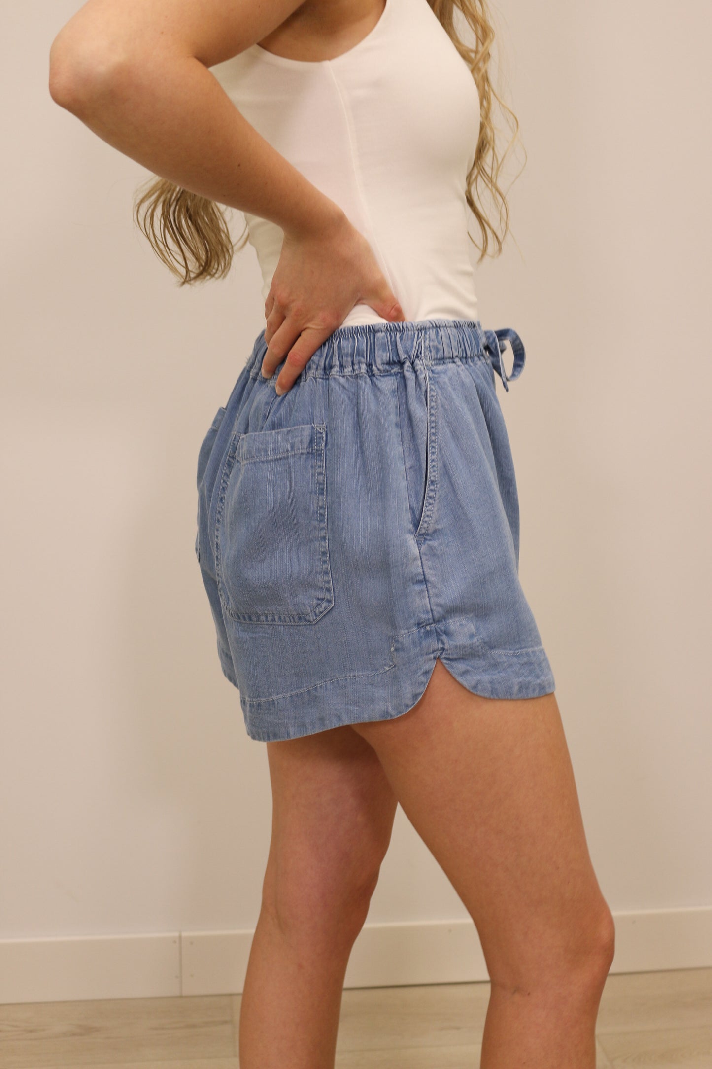 Amanda Relaxed High Waisted Chambray Shorts - Chambray Blue