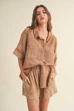 Load image into Gallery viewer, Anais Double Gauze Relaxed Button Up Short Sleeve Shirt - Toffee
