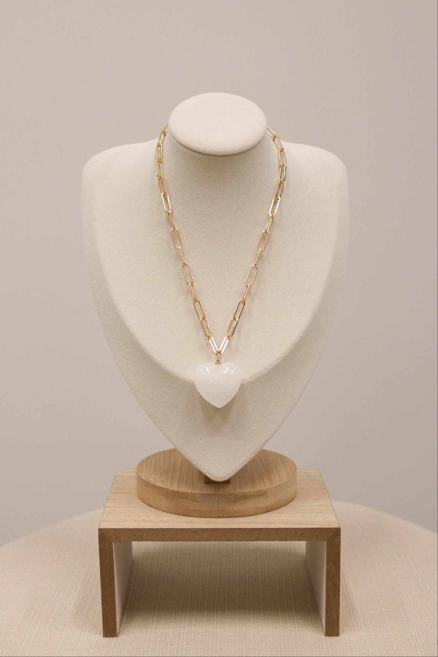 Britain Gold Paperclip Chain Necklace with Stone Heart - White