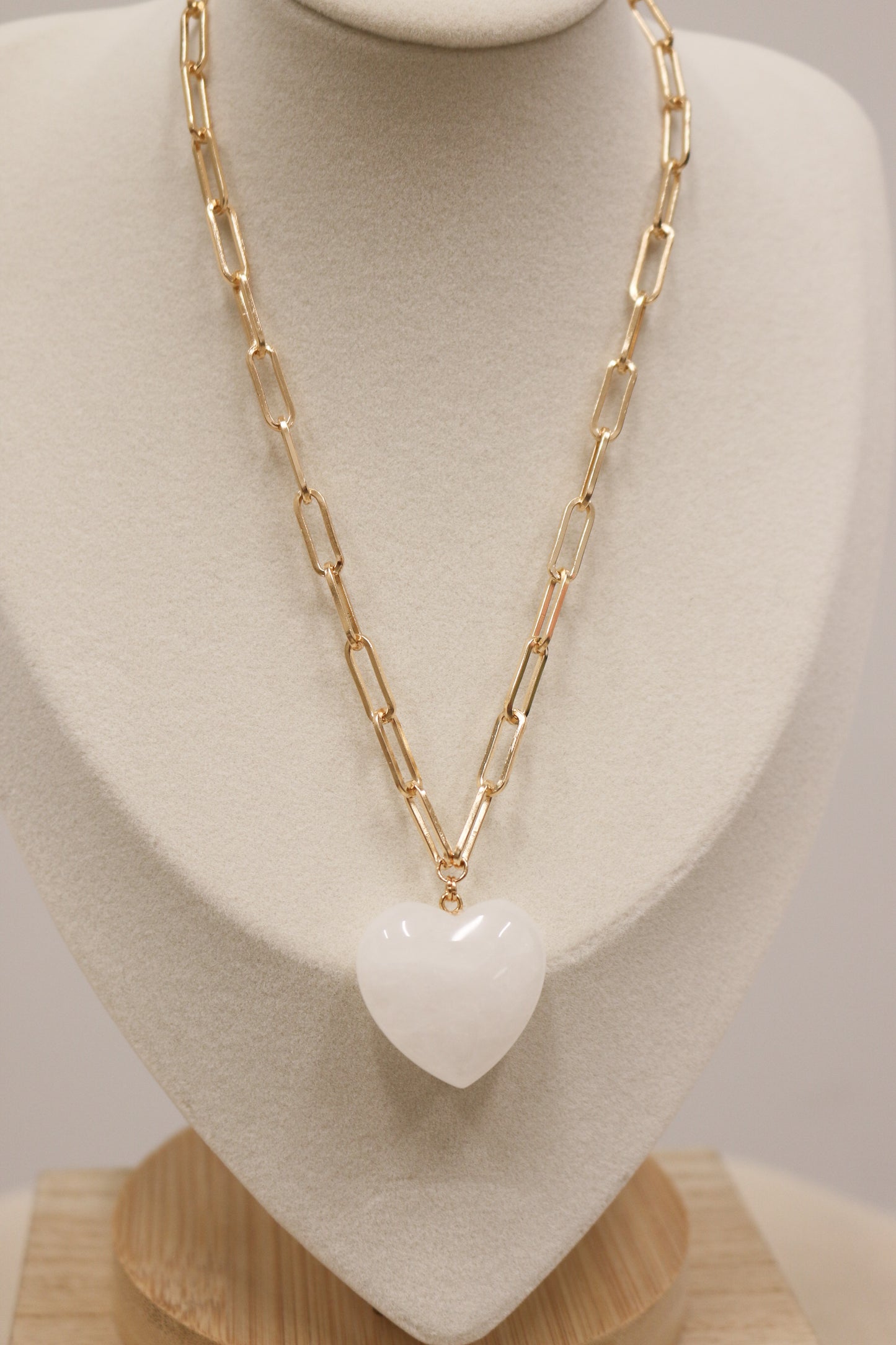 Britain Gold Paperclip Chain Necklace with Stone Heart - White