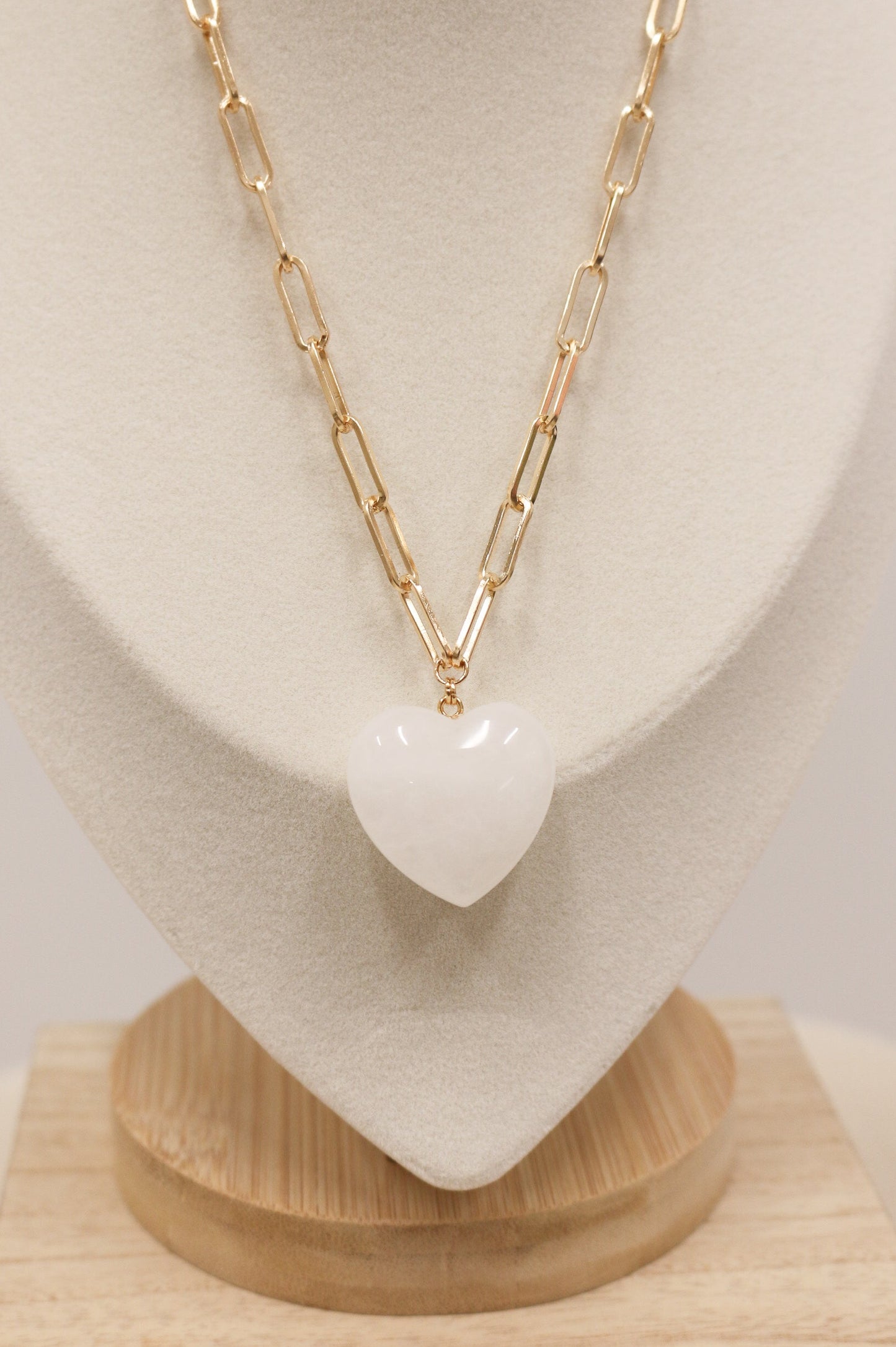 Britain Gold Paperclip Chain Necklace with Stone Heart - White