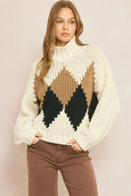 Load image into Gallery viewer, Bywater Diamond Chunky Knit Long Sleeve Sweater - Mocha Combo
