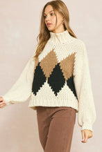 Load image into Gallery viewer, Bywater Diamond Chunky Knit Long Sleeve Sweater - Mocha Combo
