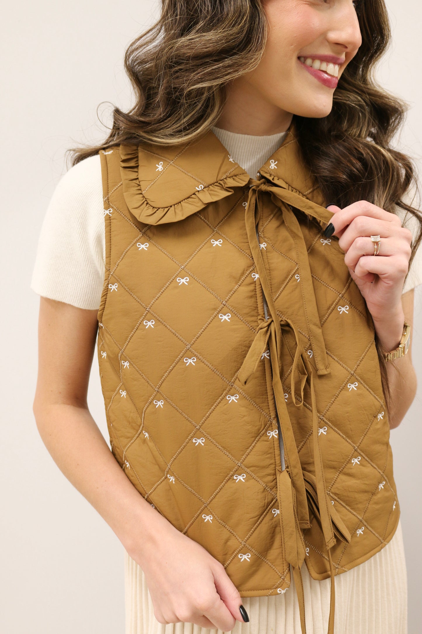 Demi Bow Embroidery Quilted Tie Vest with Ruffle Collar – Cream