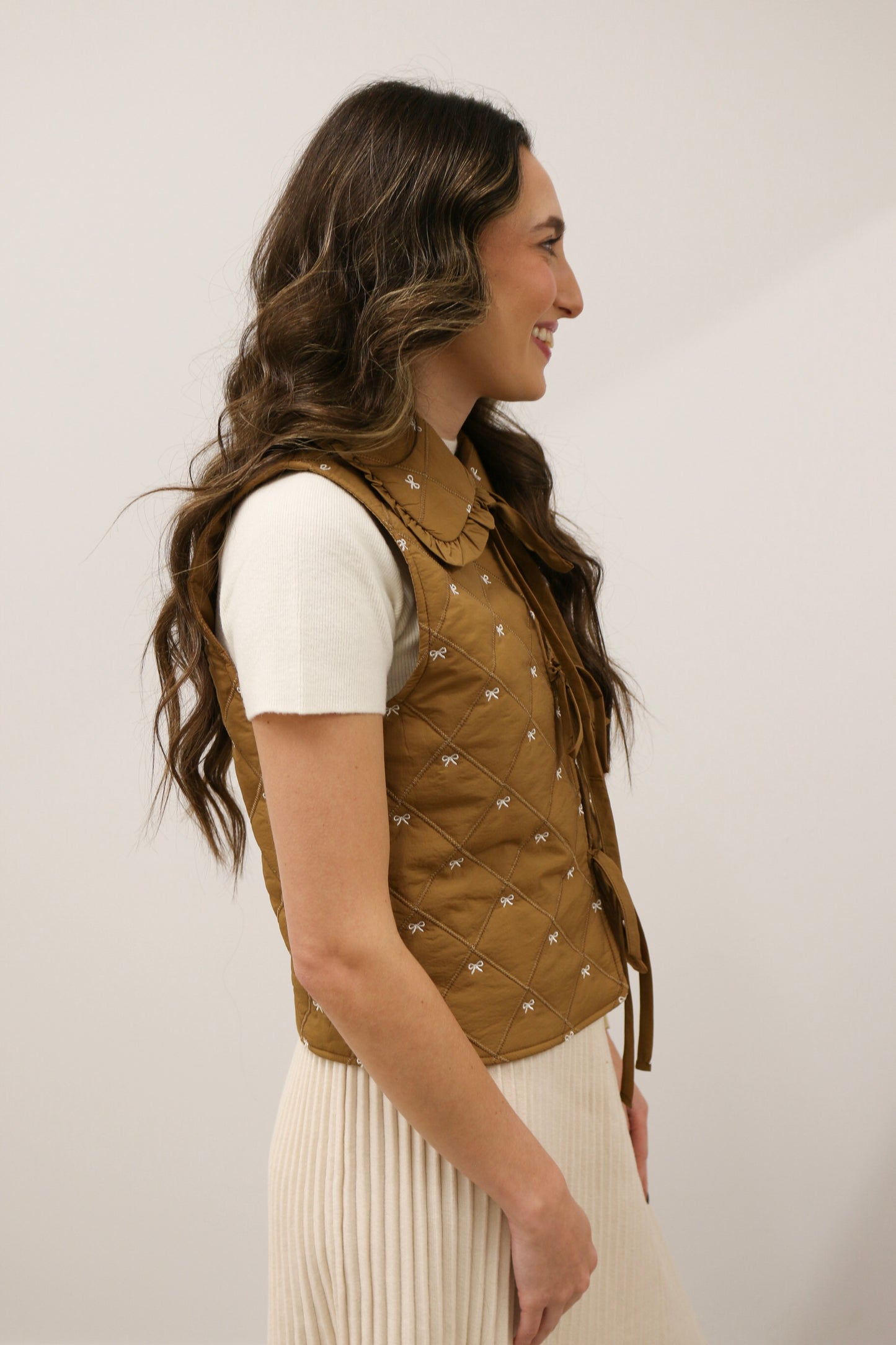 Demi Bow Embroidery Quilted Tie Vest with Ruffle Collar – Cream