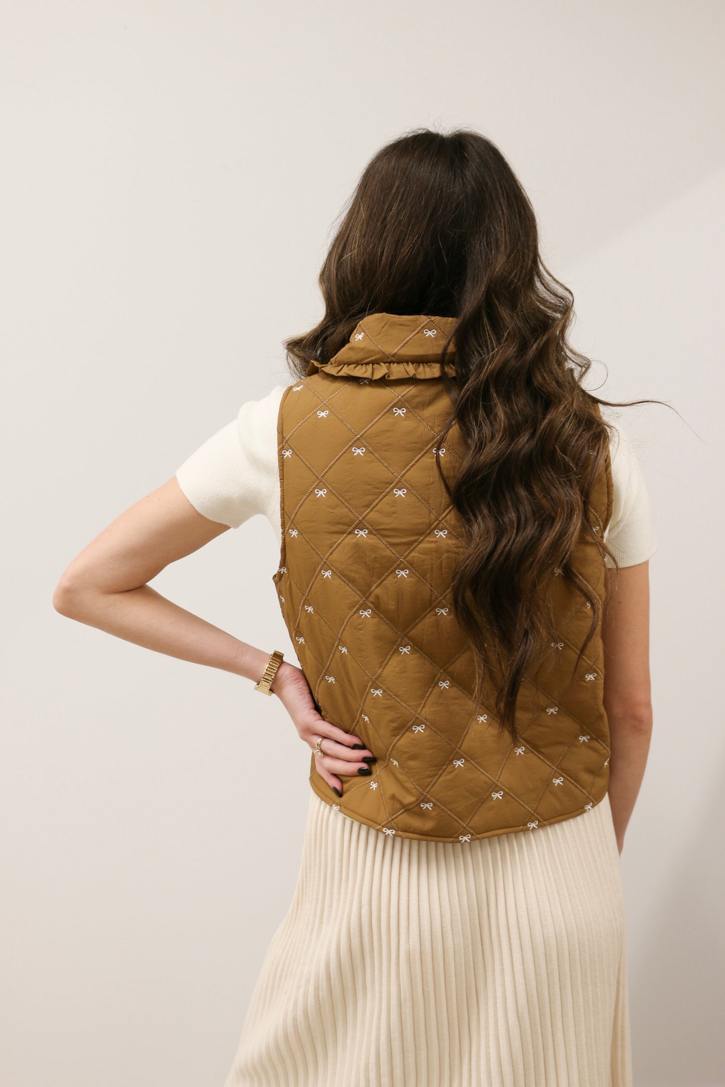 Demi Bow Embroidery Quilted Tie Vest with Ruffle Collar – Cream