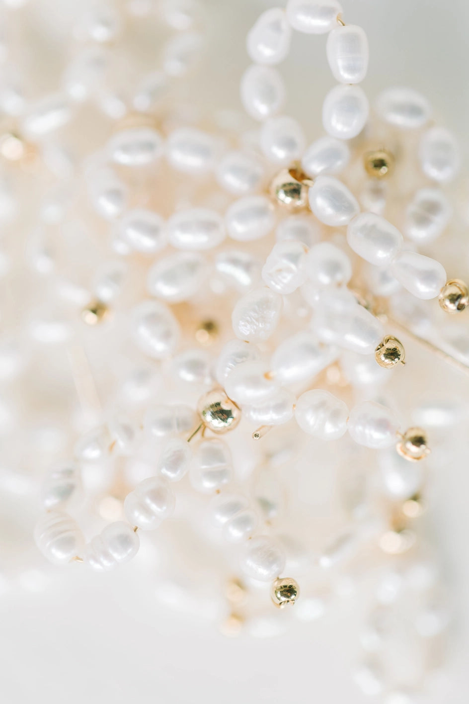Petite Pearl Beaded Bow Earrings - Pearl Gold Multi