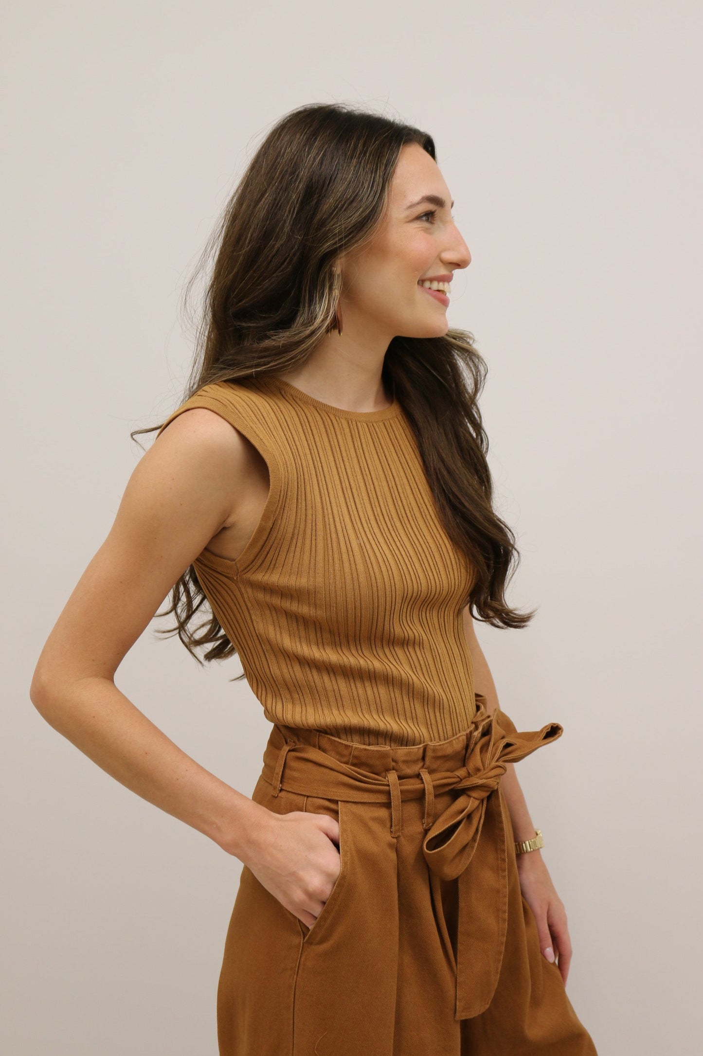 Bailey Sleeveless Ribbed Knit Top - Camel Brown