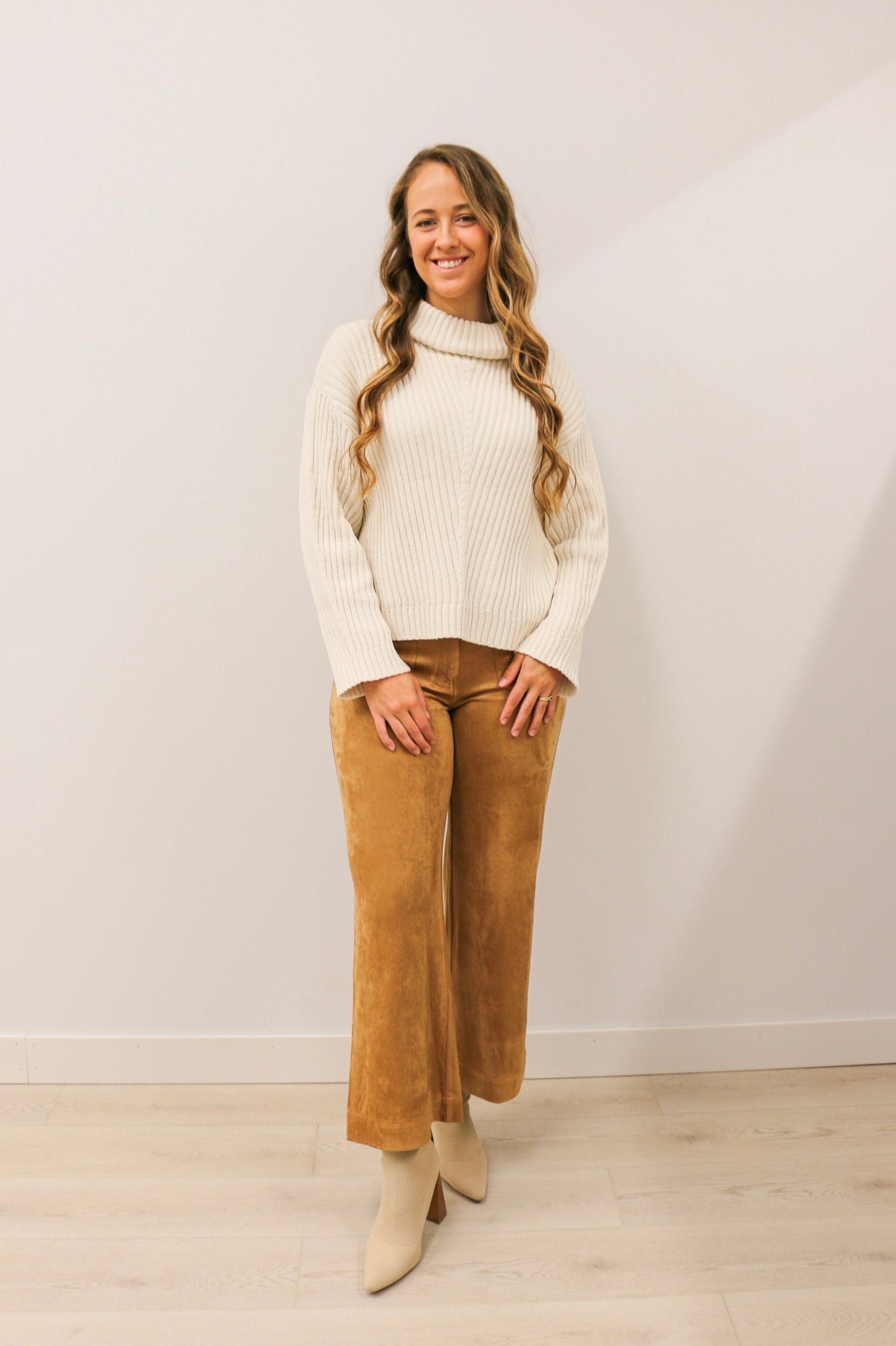 Bethany Ribbed Knit Turtleneck Long Sleeve Sweater - Ivory