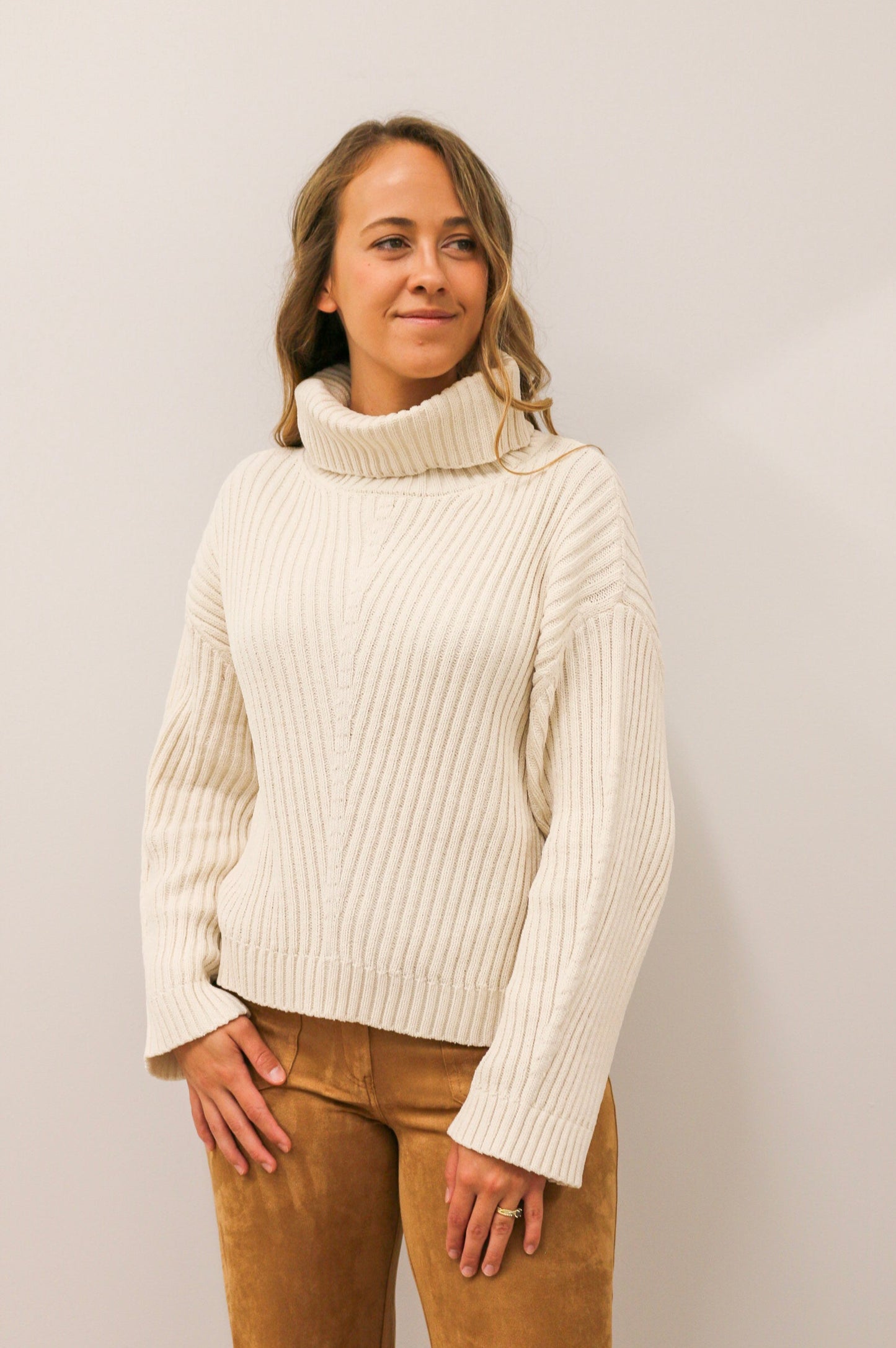 Bethany Ribbed Knit Turtleneck Long Sleeve Sweater - Ivory