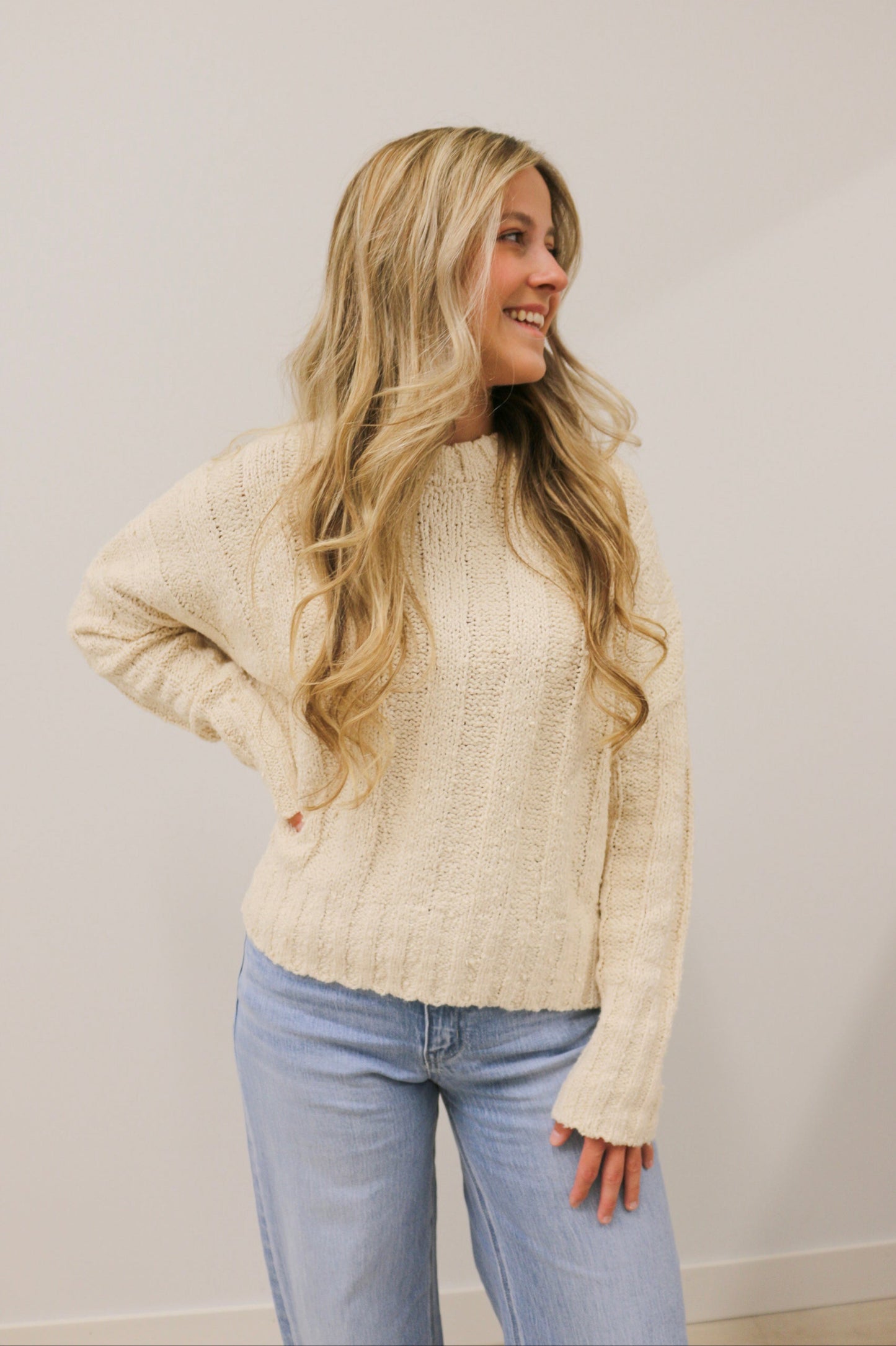 Lume Wide Ribbed Long Sleeve Crewneck Knit Sweater Pullover - Natural
