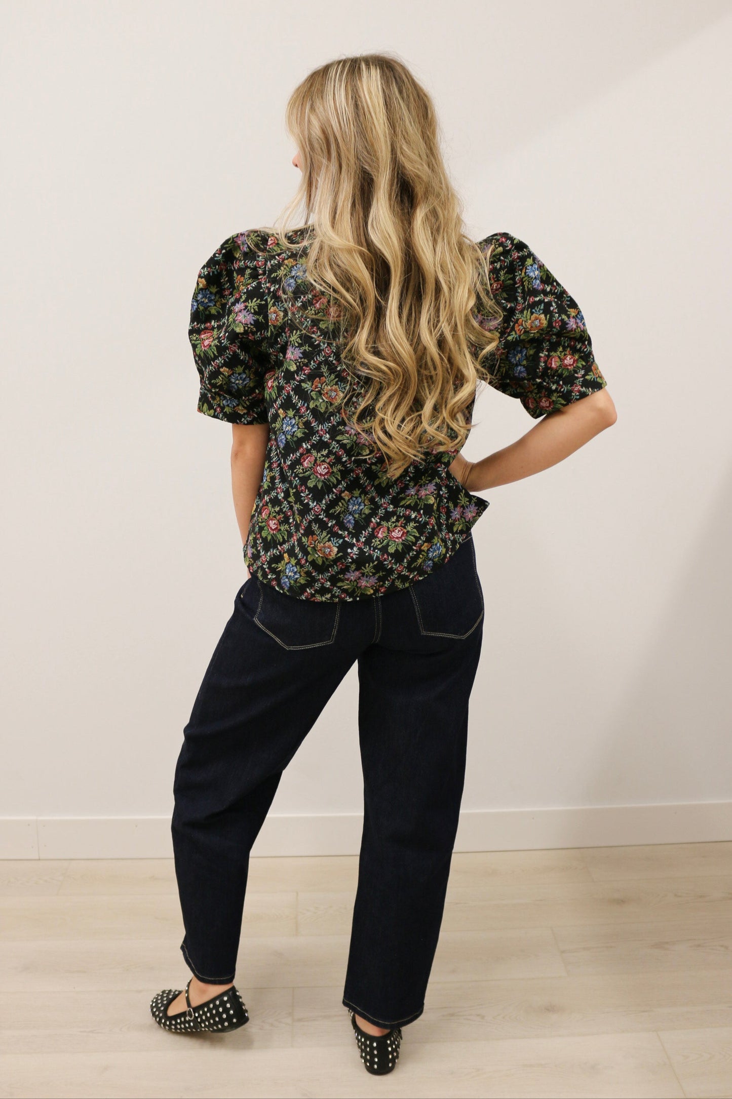 Tapestry Print Botanical Jacquard Puff Short Sleeve Blouse - Black Multi