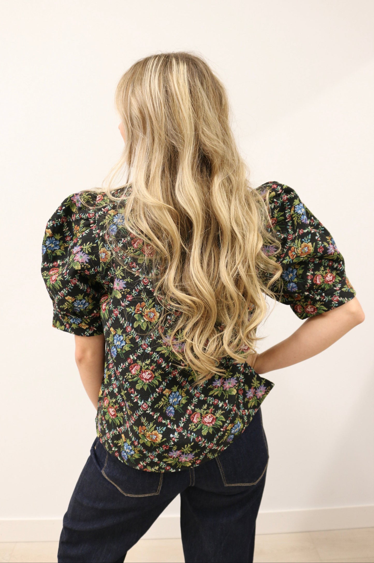 Tapestry Print Botanical Jacquard Puff Short Sleeve Blouse - Black Multi