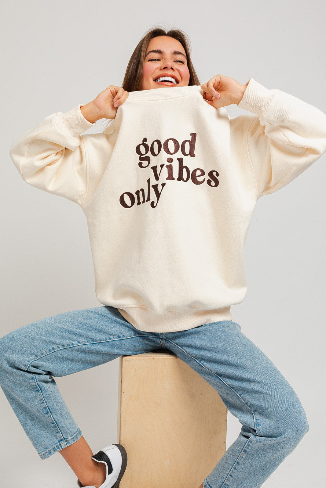 Good Vibes Only Embroidered Letter Crewneck Sweatshirt - Cream