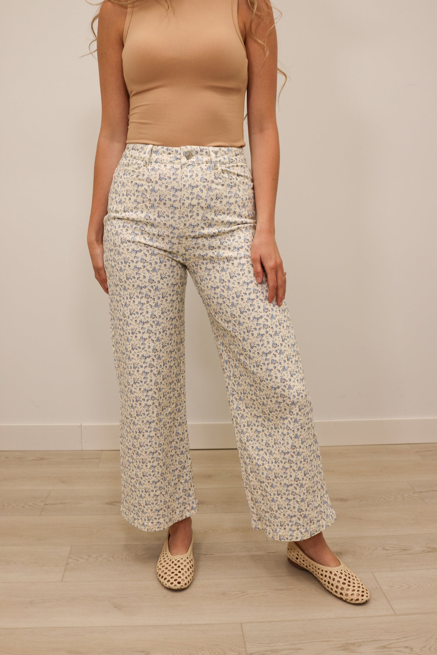 Hattie Floral Print High Waisted Wide Leg Crop Pants - Blue Multi
