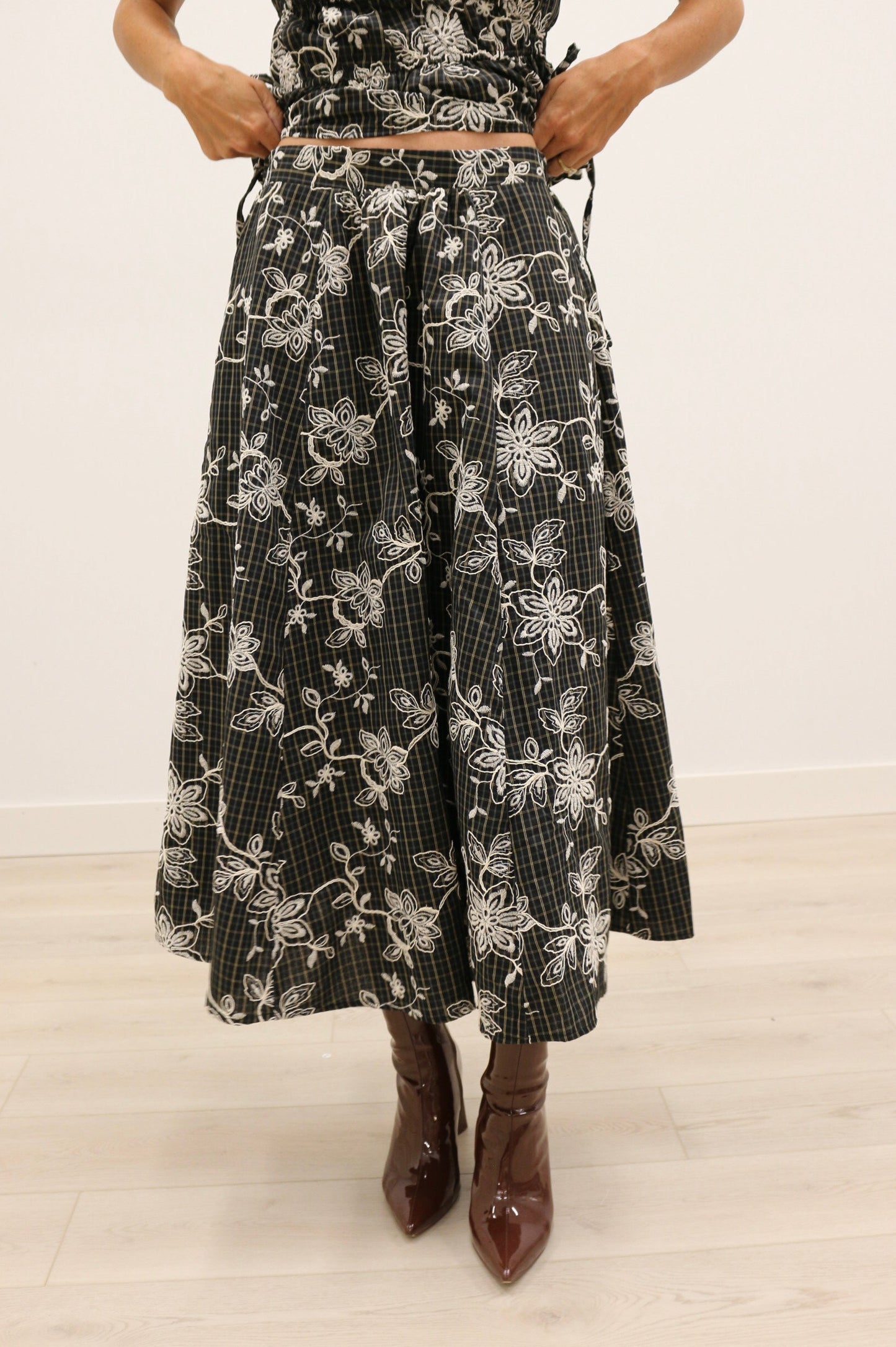 Marison Plaid Embroidered Midi Skirt 100% Cotton - Black Multi