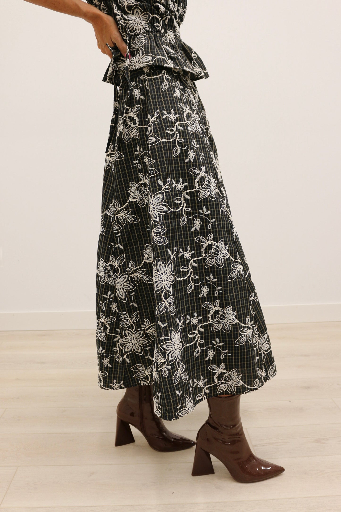Marison Plaid Embroidered Midi Skirt 100% Cotton - Black Multi