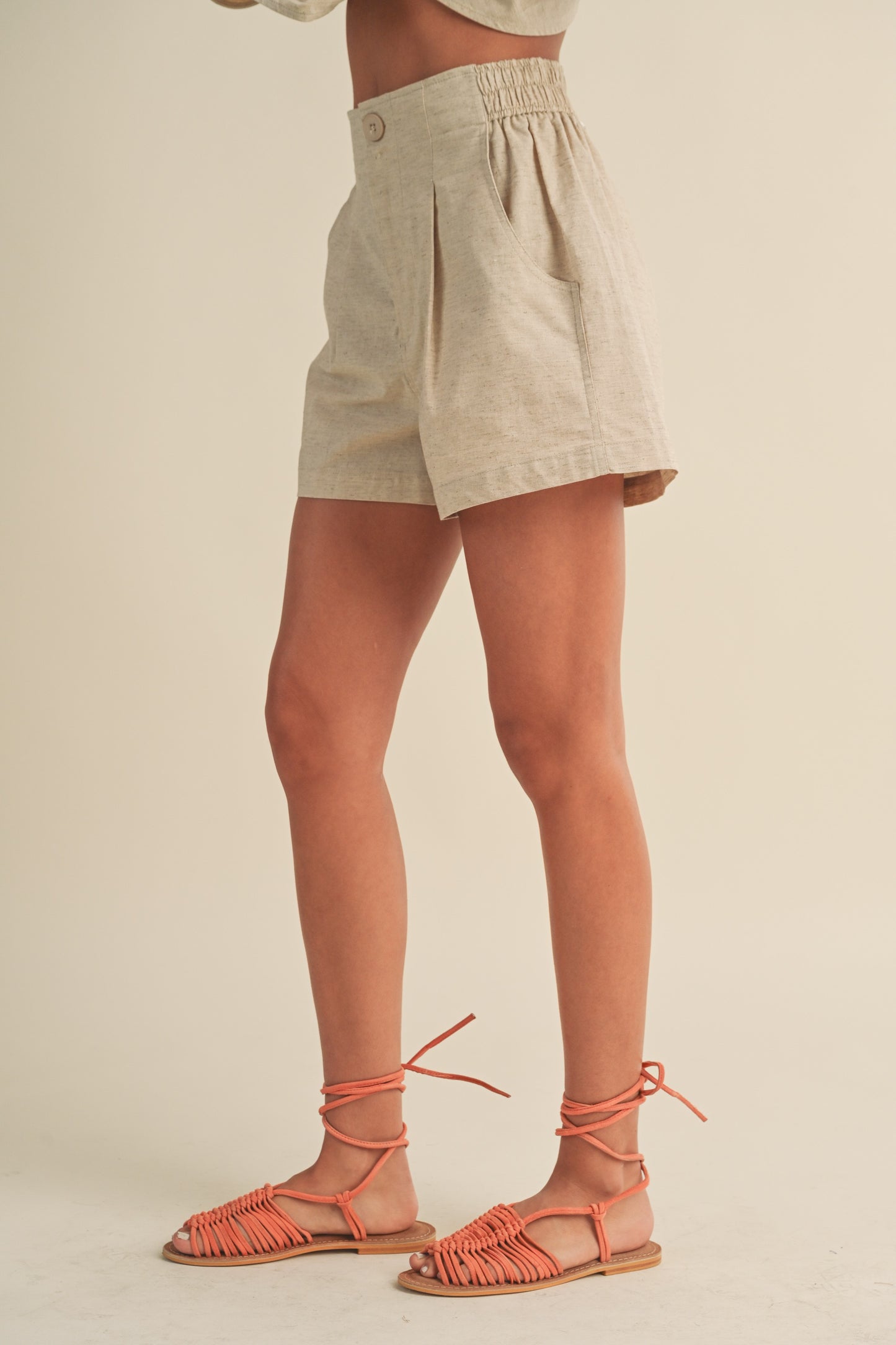 Monument Linen Elastic Band Shorts - Oatmeal