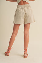 Load image into Gallery viewer, Monument Linen Elastic Band Shorts - Oatmeal
