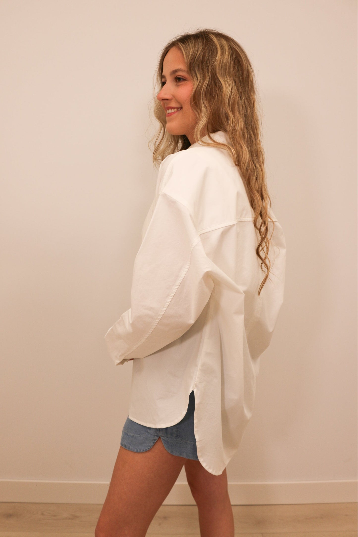 Parker Oversized Crisp Collared Button Up - White