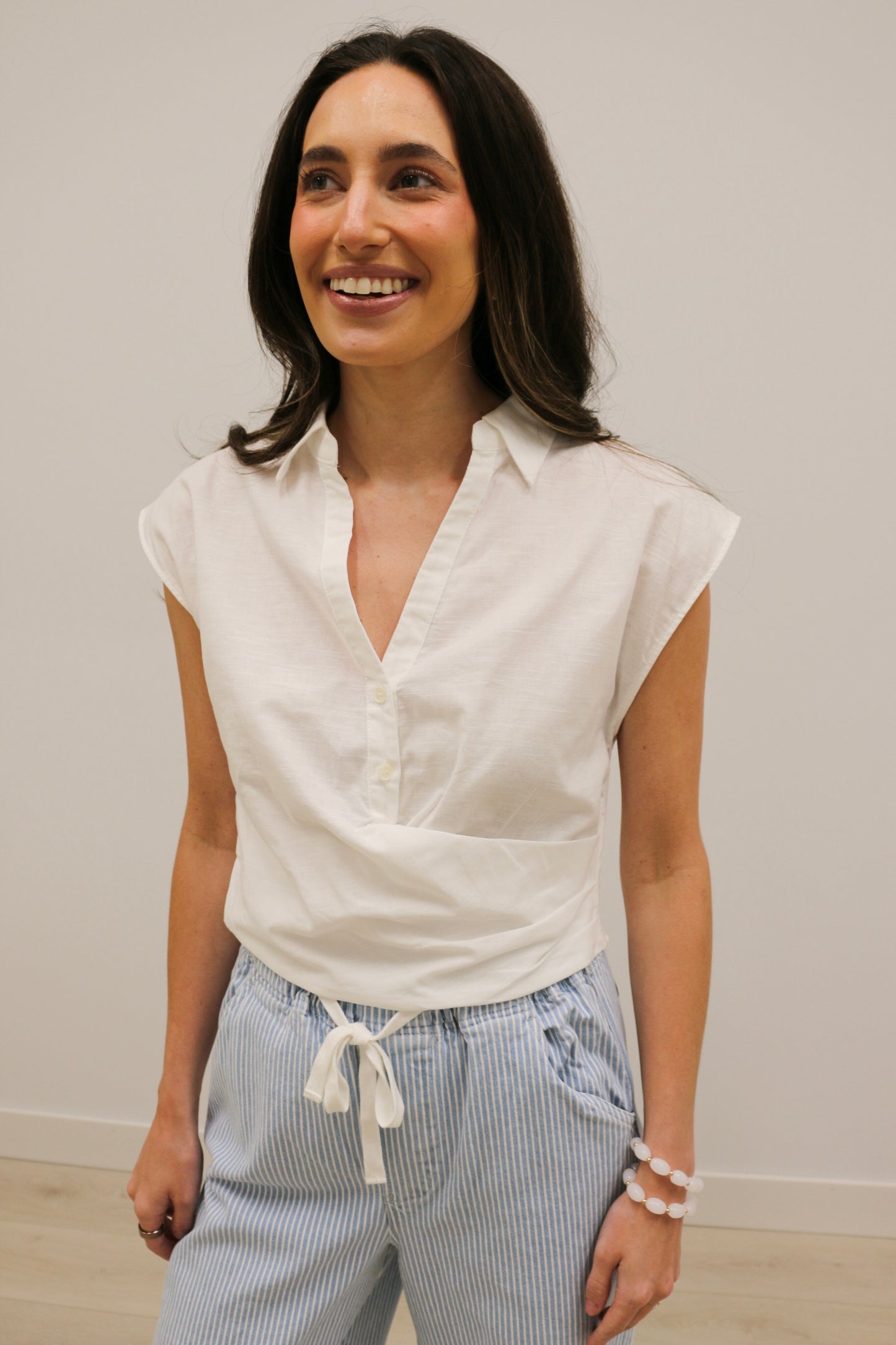 Pipa Sleeveless Collared Folded Waist Top - White