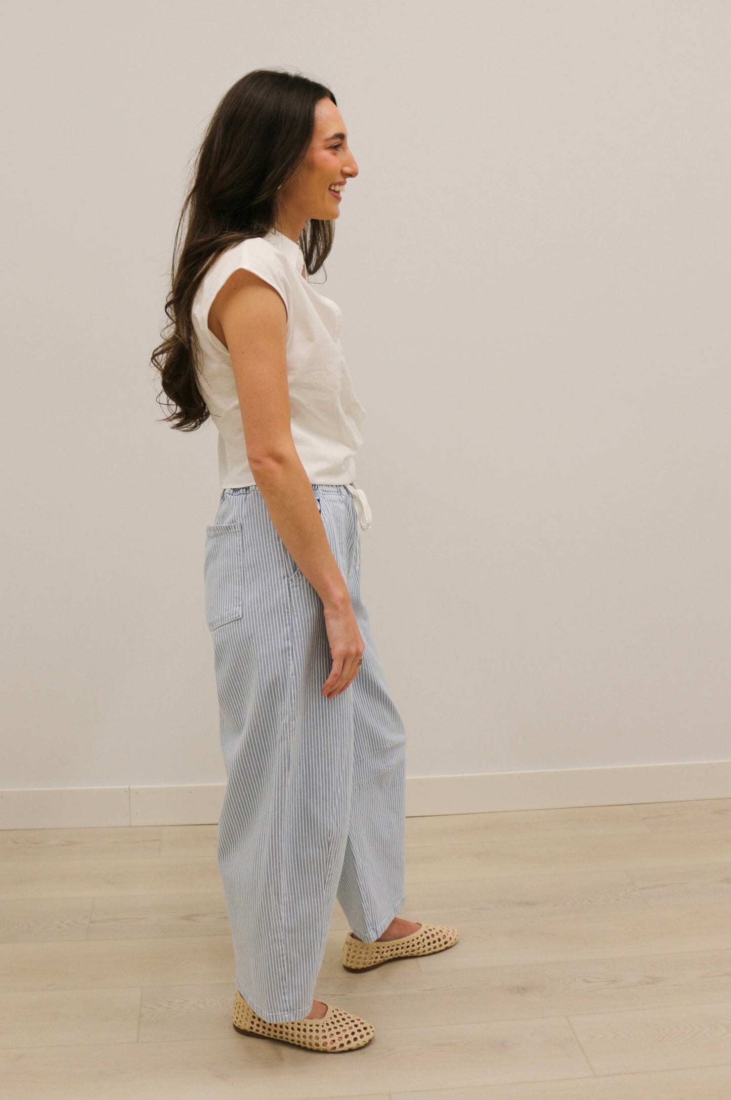 Pipa Sleeveless Collared Folded Waist Top - White