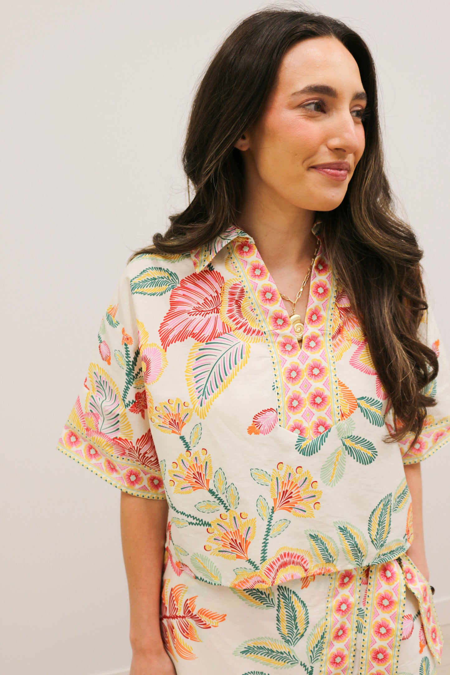 Seychelles Tropical Print Collared Short Sleeve Woven Top - Pink Multi