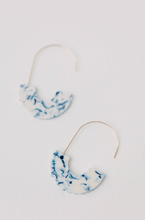 Load image into Gallery viewer, Threader Statement Earrings - Marbled Blue &amp; White
