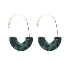 Load image into Gallery viewer, Emerald Green Tortoise Threader Earrings
