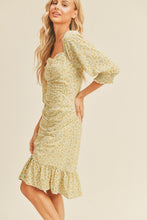 Load image into Gallery viewer, zSALE Grace Sweetheart Neck Ruched Short Sleeve Floral Print Dress - Yellow Multi
